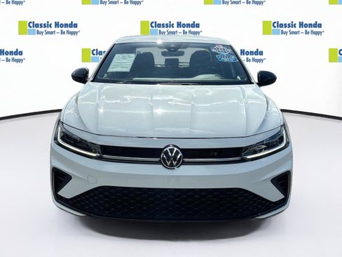 Used 2025 Volkswagen Jetta Sport FWD image 2