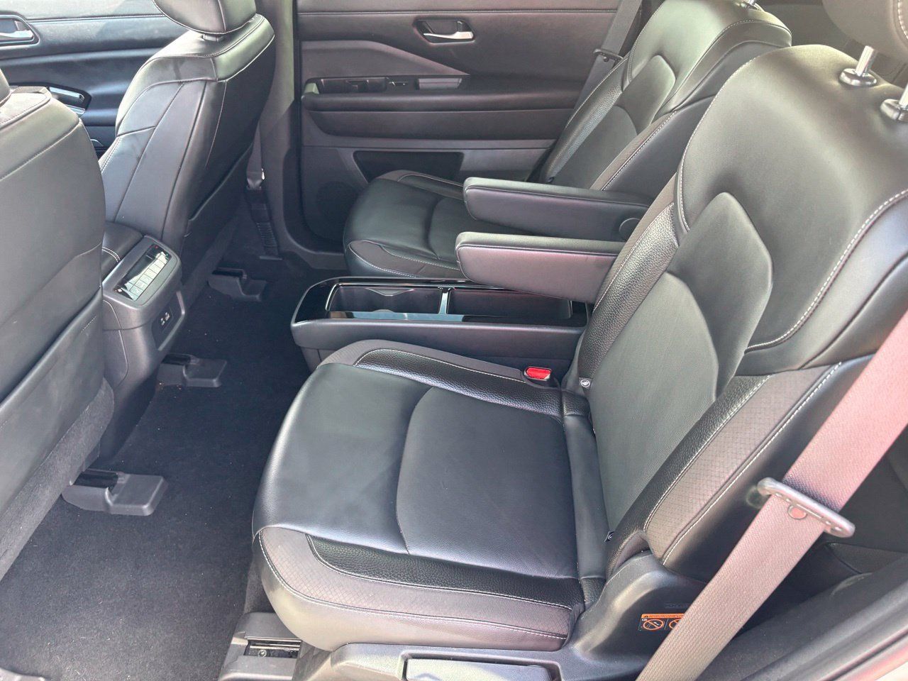 Certified 2022 Nissan Pathfinder SL w/ SL Premium Package FWD image 18