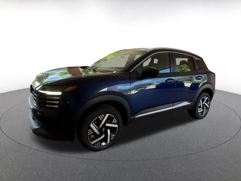 Used 2026 Nissan Kicks SV w/ Cold Weather Package FWD image 8