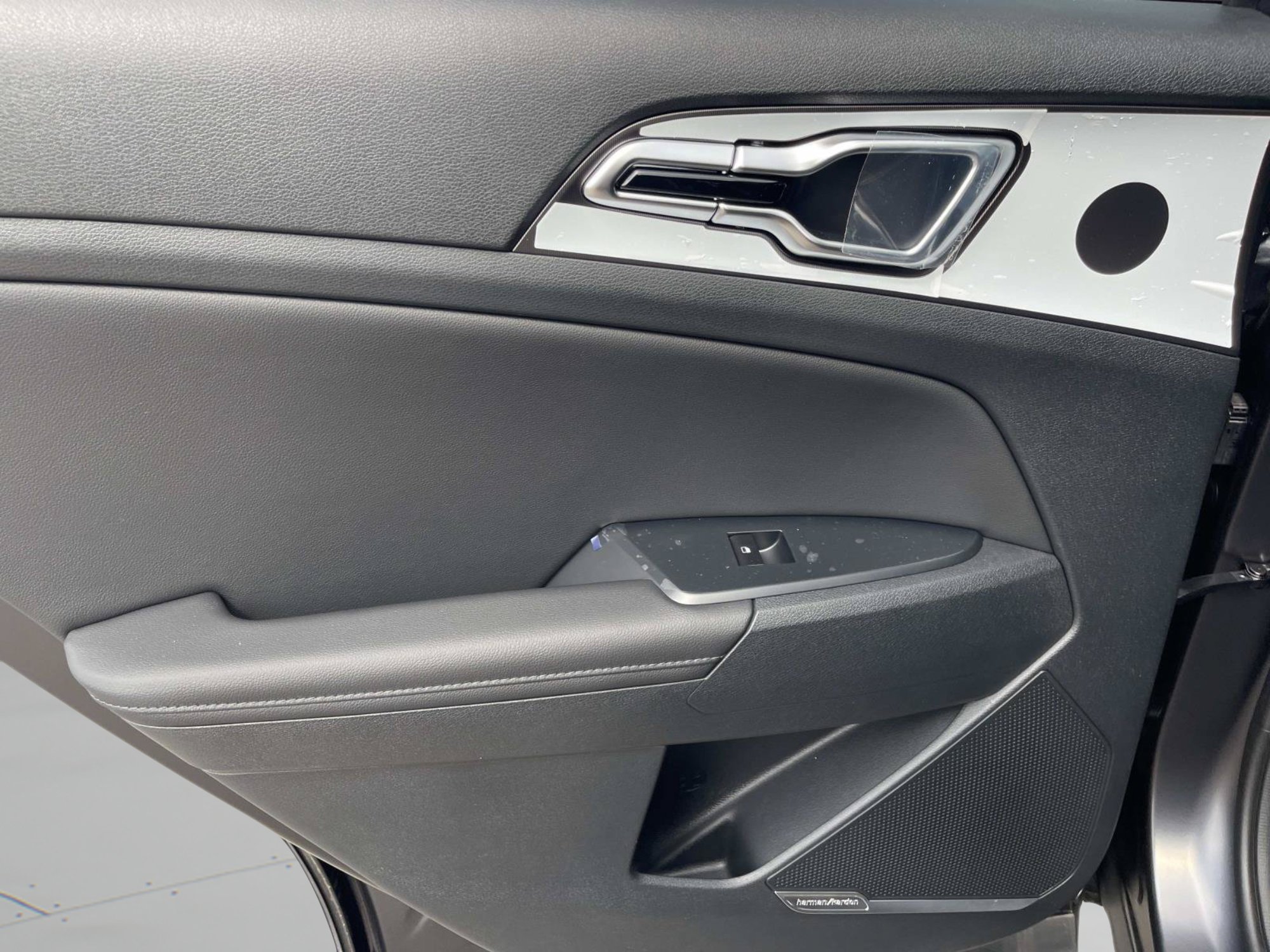 New 2026 Kia Sportage SX FWD image 19