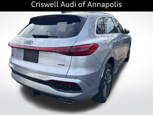 Used 2025 Audi Q5 Premium Plus w/ Premium Plus AWD/4WD image 4