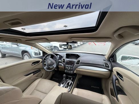 Used 2017 Acura RDX AWD w/ Technology Package image 4