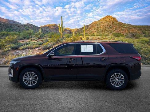 Used 2022 Chevrolet Traverse LT FWD image 7