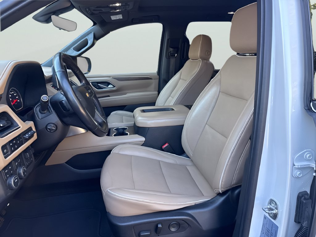 Used 2021 Chevrolet Tahoe Premier w/ Premium Package AWD/4WD image 17