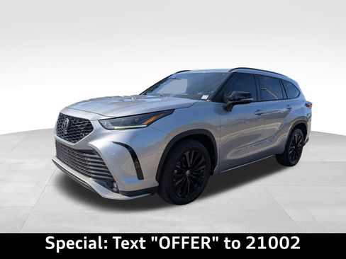 Used 2023 Toyota Highlander XSE image 8