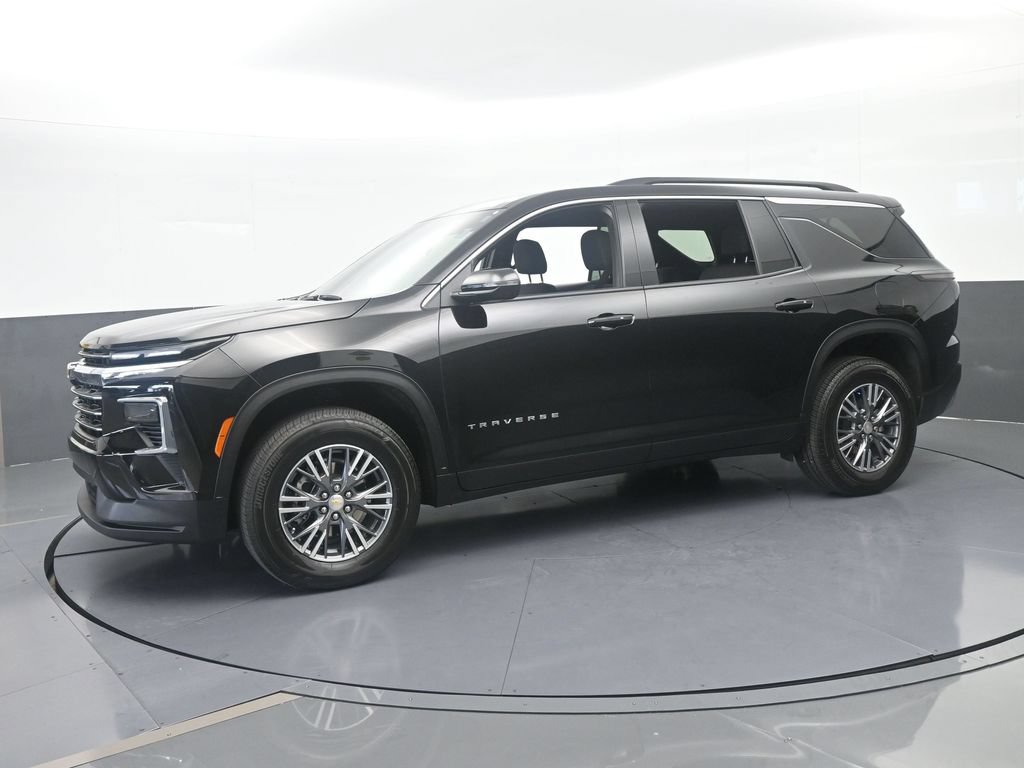 Used 2026 Chevrolet Traverse LT FWD image 2