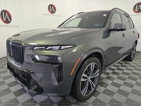 Certified 2023 BMW X7 xDrive40i w/ M Sport Package image 5