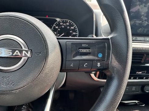 Used 2023 Nissan Rogue SV FWD image 20