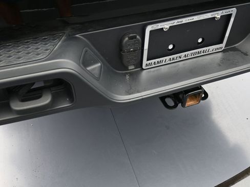 Used 2024 Jeep Gladiator Sport w/ Premium Package image 40