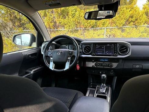 Used 2021 Toyota Tacoma SR5 w/ Trail Edition image 37