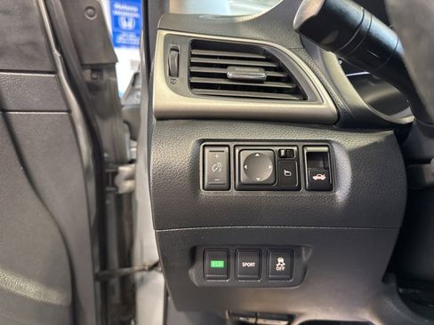 Used 2014 Nissan Sentra SR w/ SR Driver Package FWD image 18