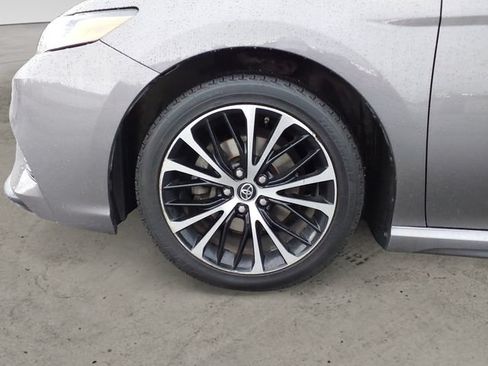 Used 2018 Toyota Camry SE w/ Protection Package (Q2) FWD image 9