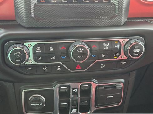 Used 2020 Jeep Wrangler Unlimited Rubicon w/ Cold Weather Group image 24