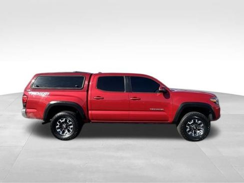 Used 2019 Toyota Tacoma TRD Off-Road image 10