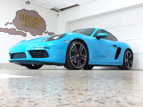 Used 2017 Porsche 718 Cayman S RWD image 8