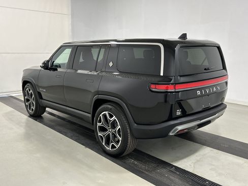 Used 2025 Rivian R1S Adventure AWD/4WD image 3