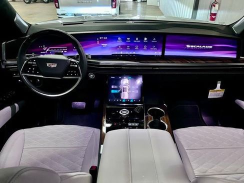 Used 2026 Cadillac Escalade Platinum Sport w/ LPO, ONYX Package image 34