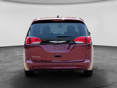 Used 2023 Chrysler Voyager LX FWD image 6