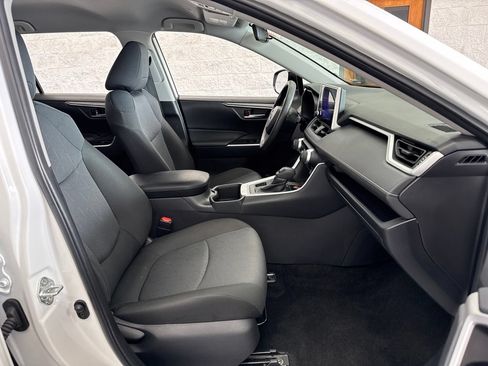 Certified 2025 Toyota RAV4 XLE AWD/4WD image 46