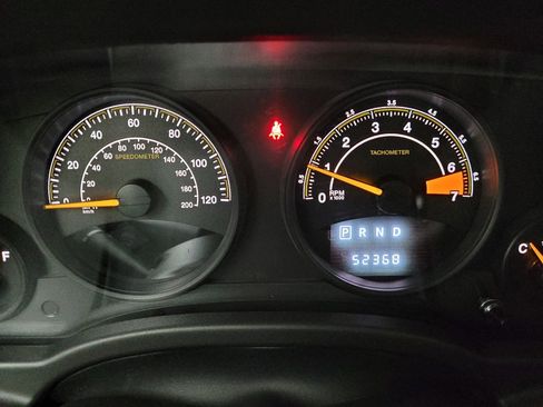 Used 2016 Jeep Patriot Latitude AWD/4WD image 23