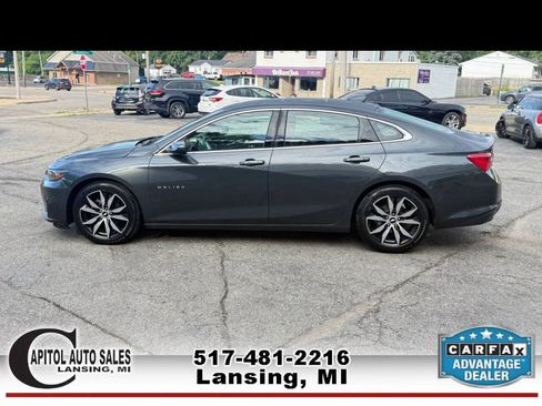 Used 2017 Chevrolet Malibu LT w/ Leather Package FWD image 5