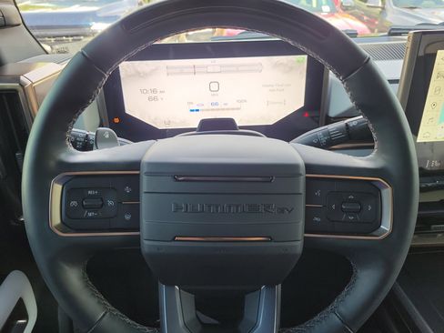 Used 2025 GMC Hummer EV 2X image 17