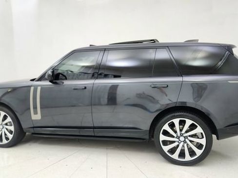 Used 2023 Land Rover Range Rover Long Wheelbase SE image 4