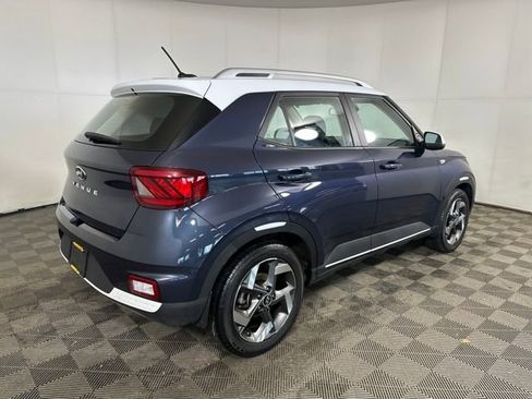 Certified 2023 Hyundai Venue Limited image 3