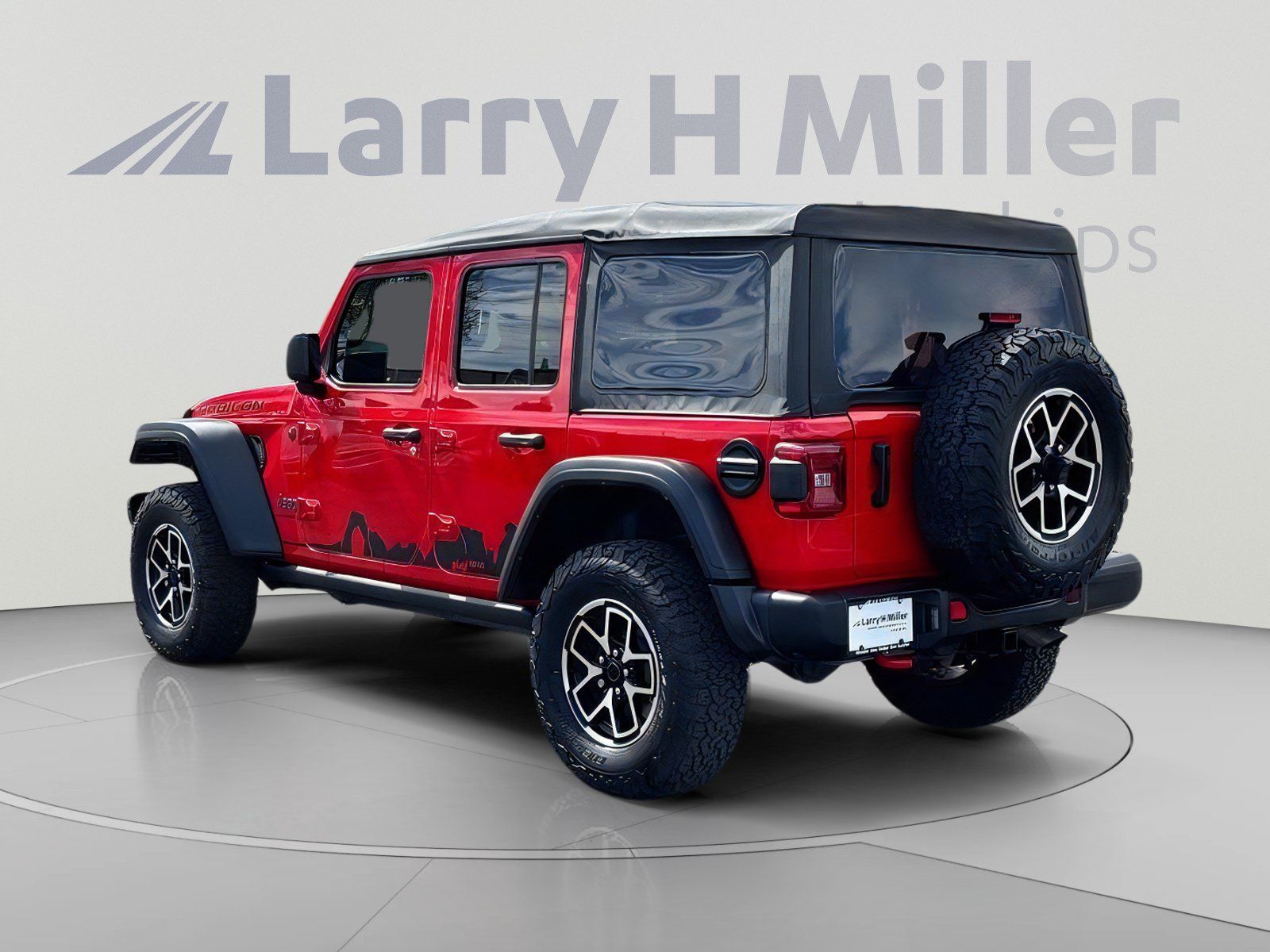 Used 2025 Jeep Wrangler Unlimited Rubicon w/ Steel Bumper Group AWD/4WD image 4