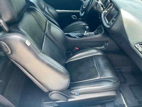 Used 2015 Dodge Challenger R/T RWD image 15