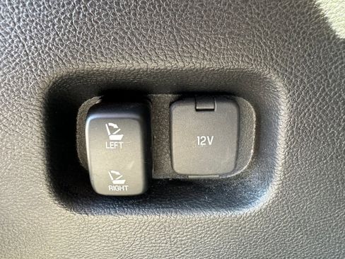 Used 2023 Ford Edge SEL image 33