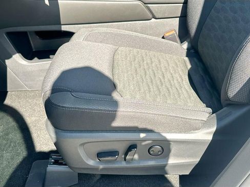 New 2025 Nissan Pathfinder SV w/ Cargo Package image 18