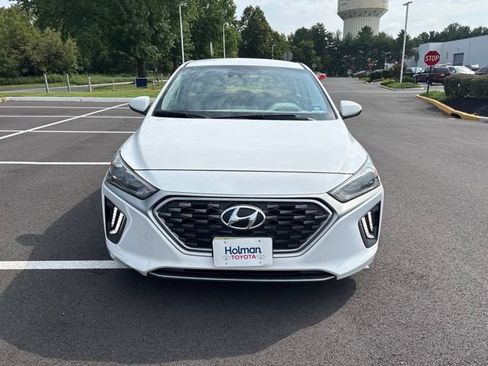 Used 2020 Hyundai Ioniq SE FWD image 2