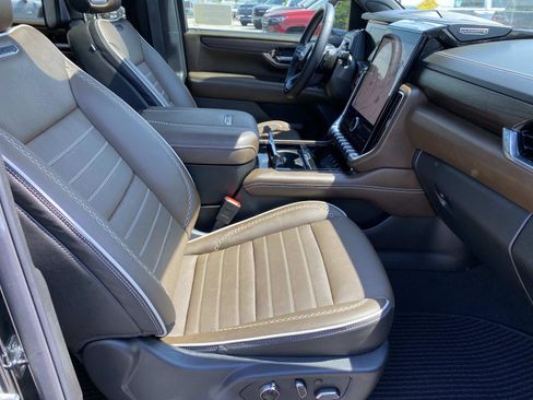Used 2026 GMC Yukon XL Denali Ultimate AWD/4WD image 27