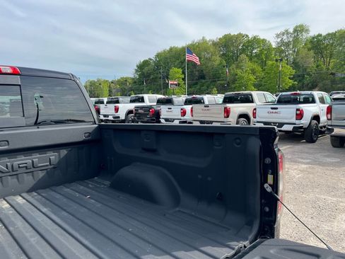 Used 2016 GMC Sierra 1500 Denali w/ Enhanced Driver Alert Package AWD/4WD image 11