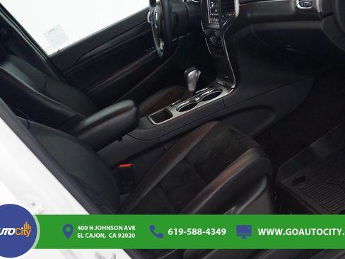 Used 2018 Jeep Grand Cherokee Altitude RWD image 8