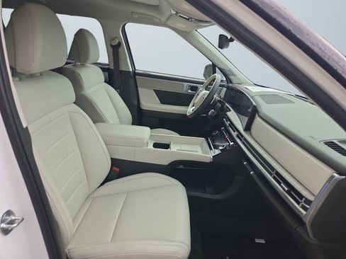 Used 2025 Hyundai Santa Fe Calligraphy AWD/4WD image 18