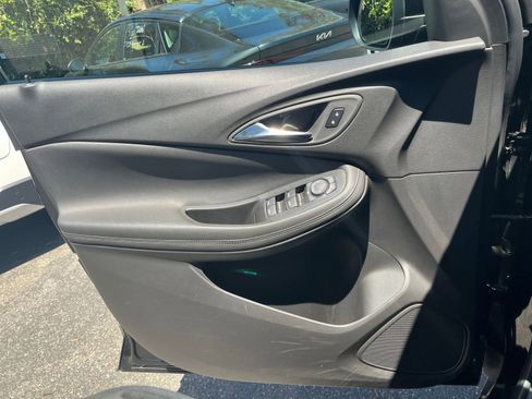 Used 2025 Buick Encore GX Preferred FWD image 18