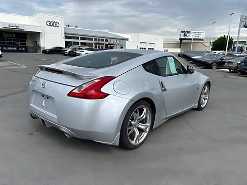 Used 2009 Nissan 370Z Touring w/ Sport Pkg RWD image 3