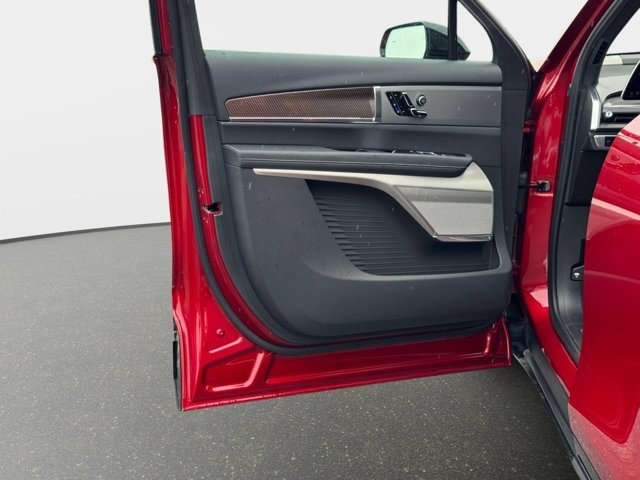 Certified 2026 Cadillac Vistiq Sport w/ LPO, Floor Liner Package AWD/4WD image 18