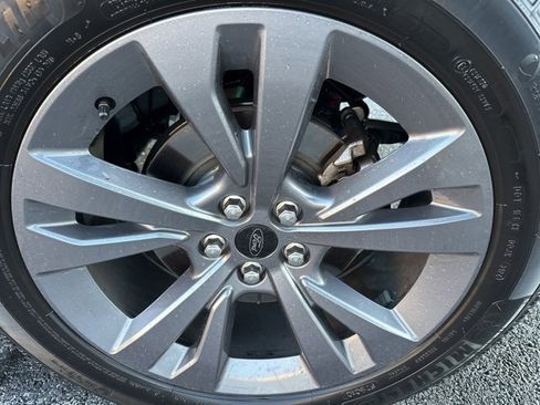 Used 2025 Ford Explorer Active w/ Active Comfort Package image 6