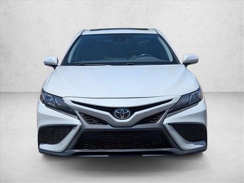 Used 2022 Toyota Camry SE w/ Convenience Package FWD image 2