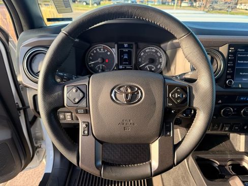 Used 2023 Toyota Tacoma TRD Sport image 12