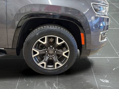 Used 2024 Jeep Wagoneer Series III AWD/4WD image 23