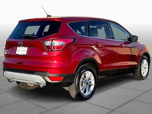 Used 2017 Ford Escape SE image 12