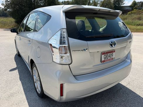 Used 2013 Toyota Prius V Five FWD image 3