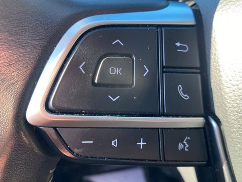 Used 2021 Toyota Highlander XLE image 28