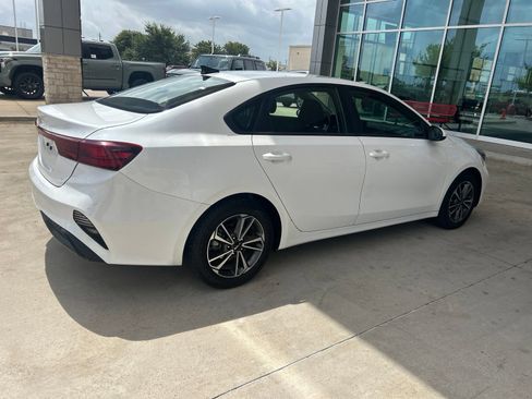 Used 2023 Kia Forte LXS FWD image 9