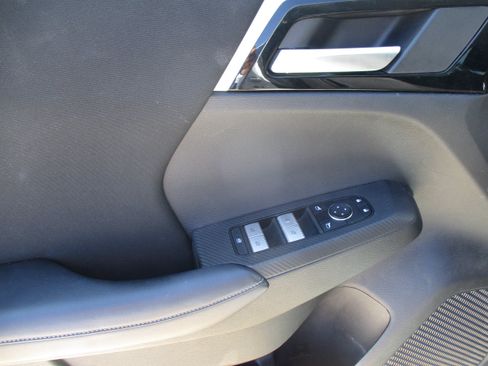 Used 2023 Mitsubishi Outlander ES AWD/4WD image 13