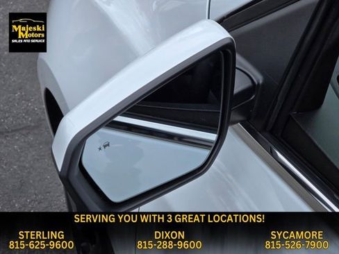 Used 2023 Chevrolet Equinox LT image 19